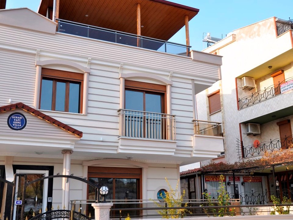(SATILDI)  Didim Altınkum'da Satılık Özel Bir Villa