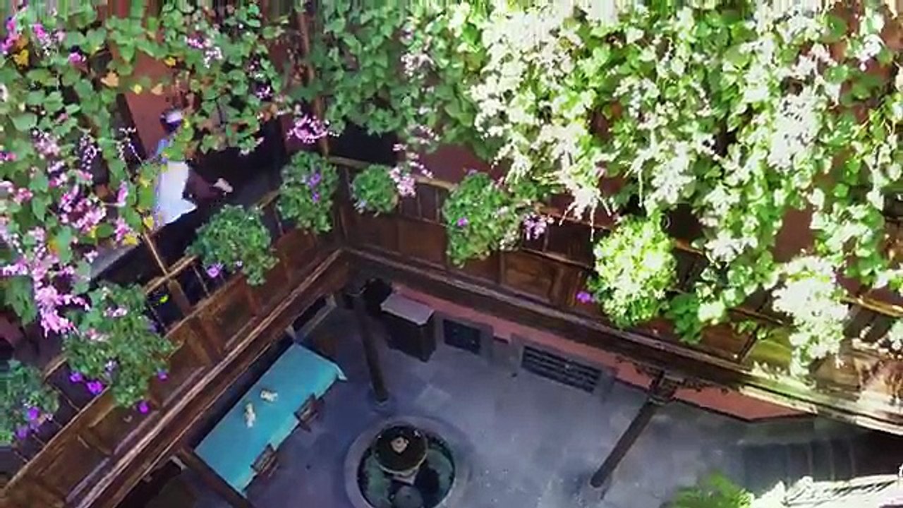 Danny champion de velo fait une démo spectaculaire sur un toit en Espagne...