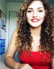 Shqiptarja qe kendon kenge shume te mire qe kerkohet si kengetare ne gjithe Kosoven !