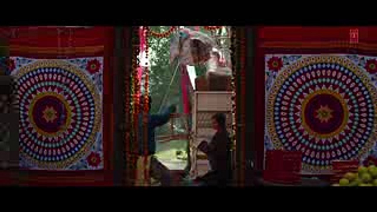 Queen  London Thumakda Full Video Song   Kangana Ranaut, Raj Kumar Rao