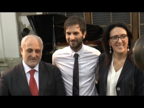 Napoli - Primarie, Bassolino assente al confronto tra candidati (05.03.16)