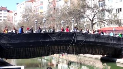 Porsuk Çayı'ndaki Köprüye "Dantel Örgü"