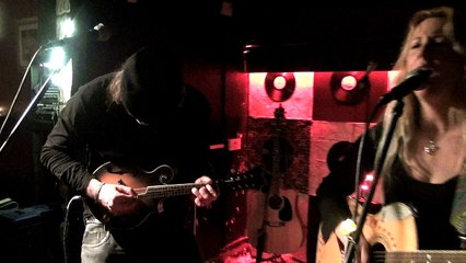 05-03-16 at St James Wine Vaults Elliot Hall & Rapunzel