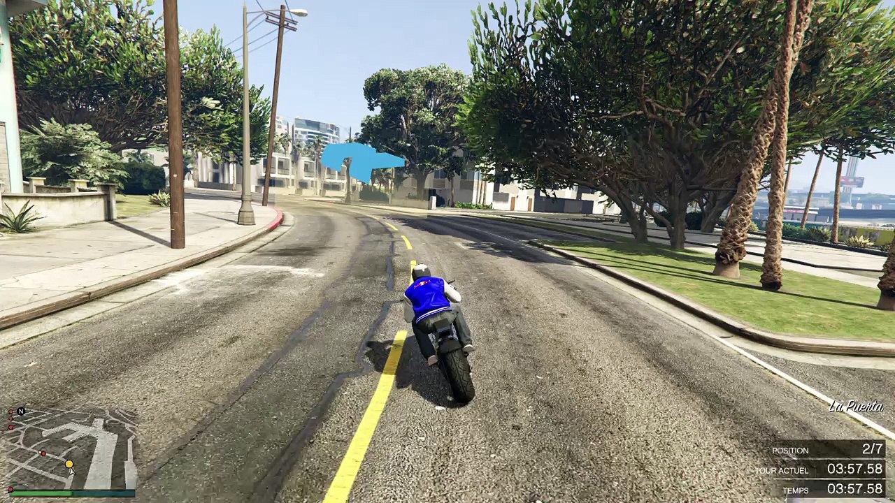 Grand Theft Auto V moto en gta avec une belle arrivée