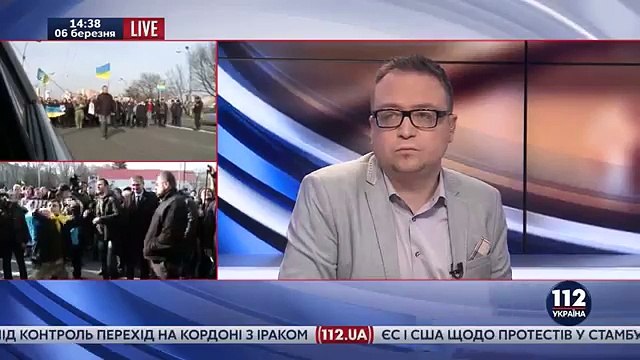 Скандируя Путин это в тебя летят тухлые яйца , активисты закидали яйцами посольство РФ в Киеве