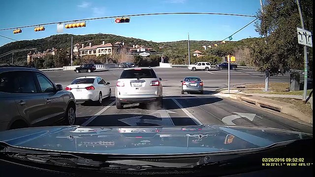 Il perd ses freins, gros carambolage