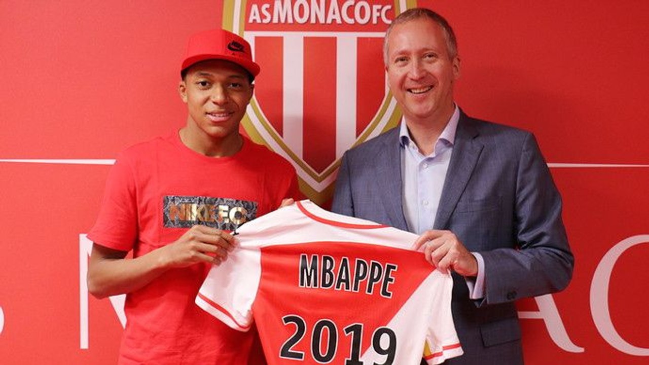 AS Monaco - Premier contrat professionnel pour Kylian Mbappé