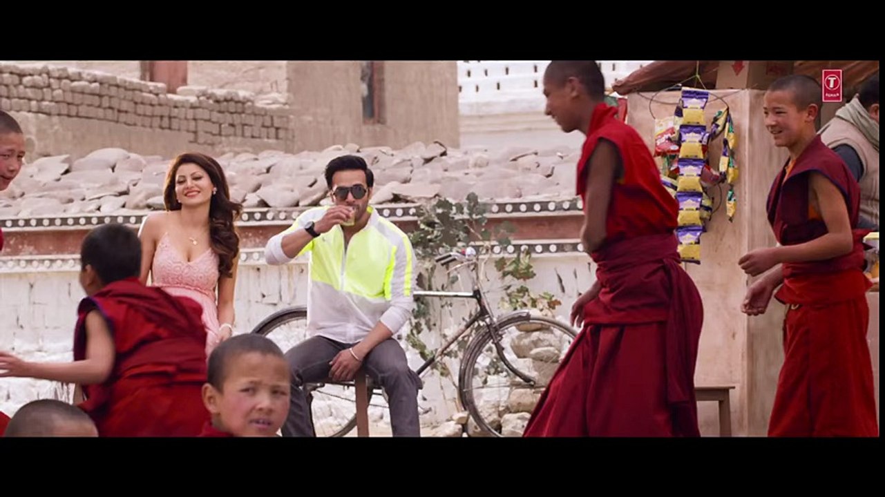 SANAM RE