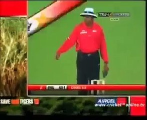 KEVIN PIETERSON vs SHAHID AFRIDI FUNNY INCIDENT !!!!