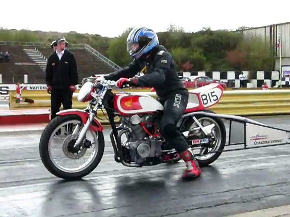 'The Fang' CB500T dragbike run
