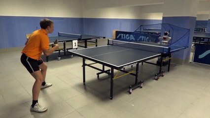 Подача мяча детским роботом в разные углы стола