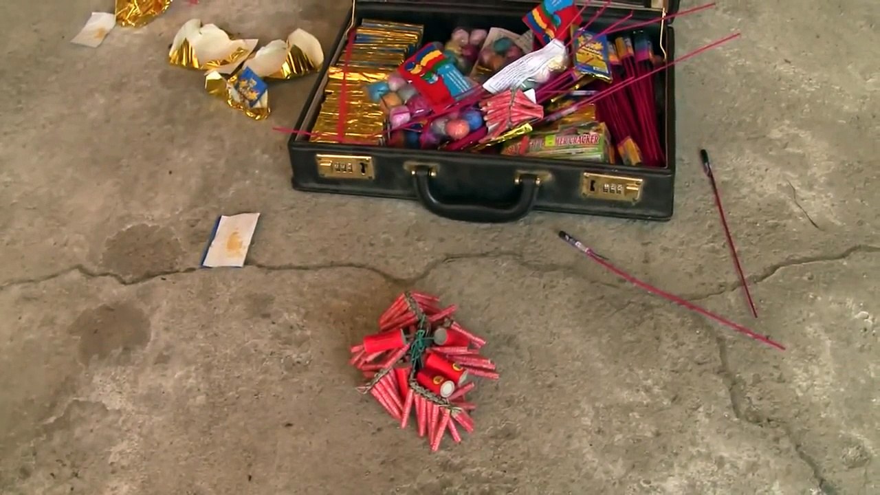 Funny Pranks : Firecracker Scare Prank