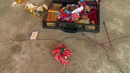 Funny Pranks : Firecracker Scare Prank