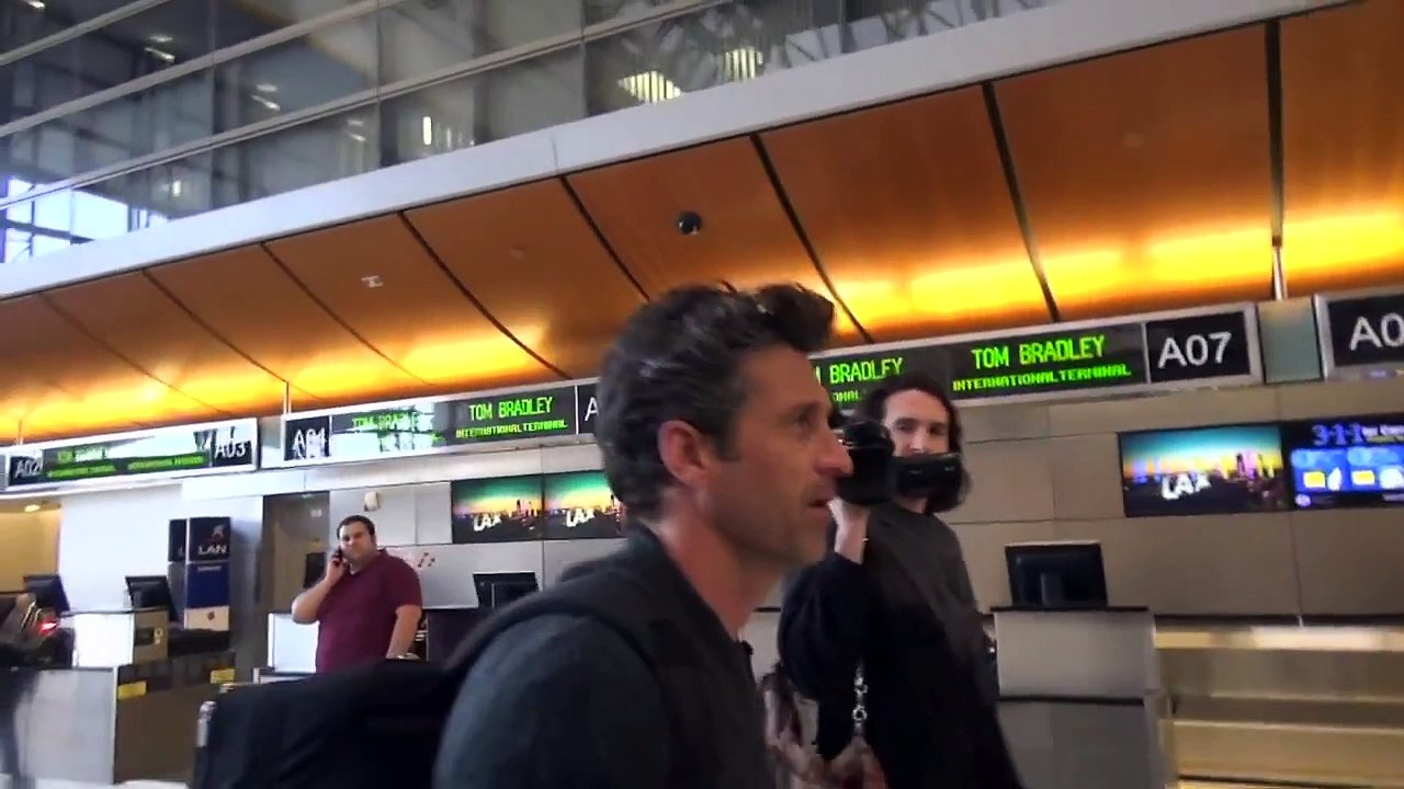 Keanu Reeves Arrives At LAX Looking Handsome