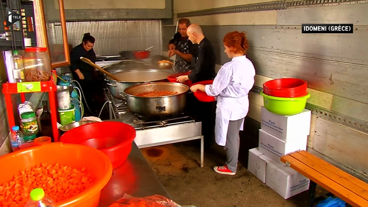 Grèce: à Idomeni, des volontaires de toutes nationalités viennent en aide aux réfugiés