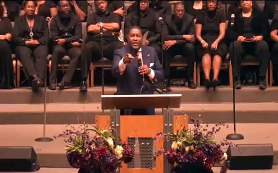 Pastor E. Dewey Smith Preaching Fresh Rain 2014