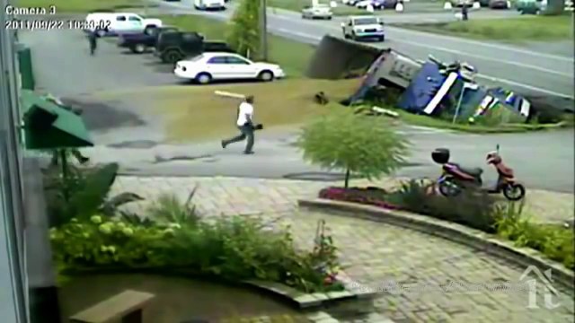 Подборка неудержимых грузовиков #4 (Без тормозов)