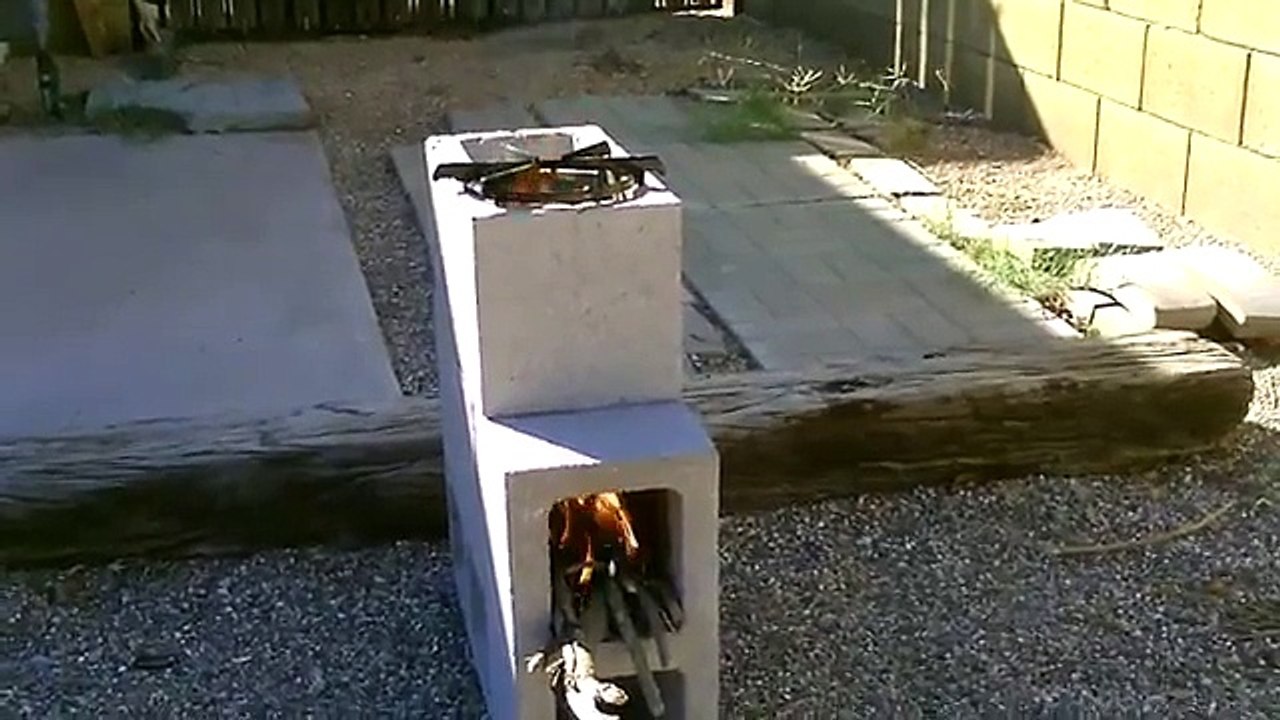 Blocchi di Cemento e poca spesa: ecco come costruire una stufa per fuori casa