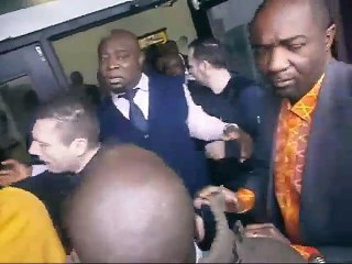 [VIDÉO] Irruption en mode Lumbe Lumbe des Combattants au Culte du Pasteur Wallo MUTSENGA en Belgique