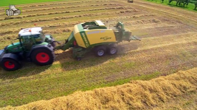 Stropersen Fendt 820 vario en Krone BigPack 1290XC Trekkerweb