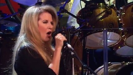 Fleetwood Mac - 05 - Second Hand News - Fleet Center, Boston (23.09.2003)