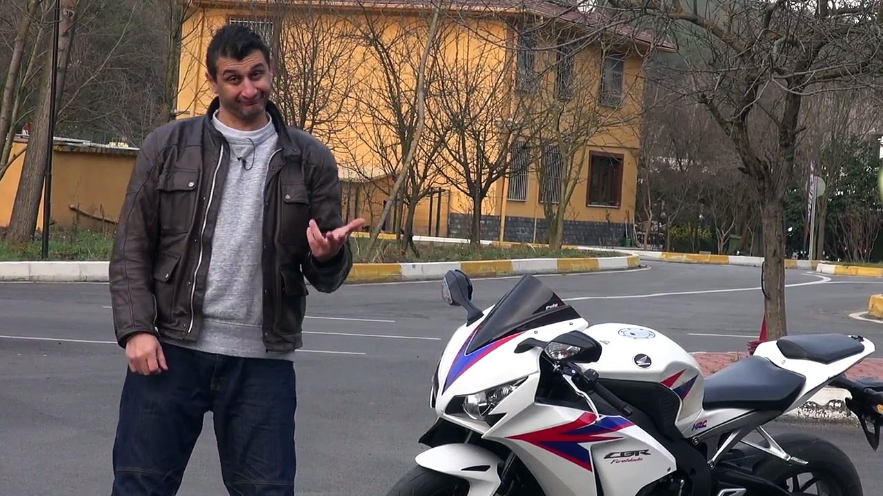 Motosiklette Tek Teker