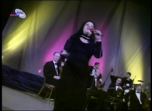 Usnija Redzepova - Samo pesma zna (uzivo)