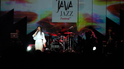 isyana Sarasvati Java Jazz 2016