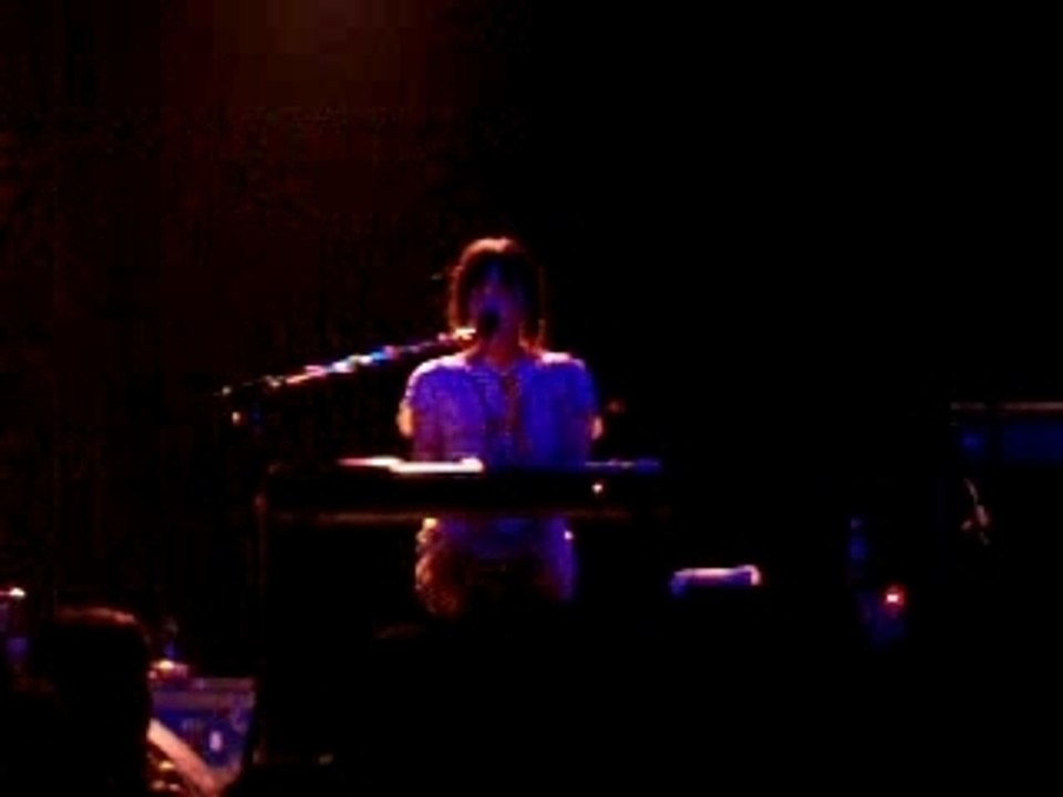 Blonde Redhead @ Paris, Heroine 2/2