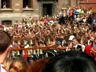 Procession-air du doudou au carillon