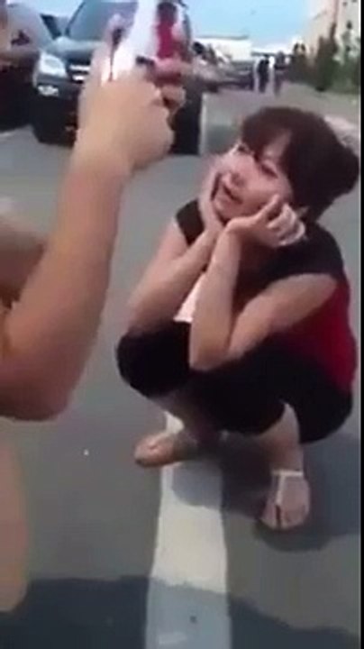 Có công móc lốp có ngày nên cơ, em gái này bá đạo giang hồ thật