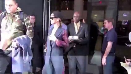 Rihanna Disses Beyonce on Instagram