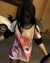 có gấu đá lưỡi thế này thì làm gì cũng sướng phải biết đúng không?