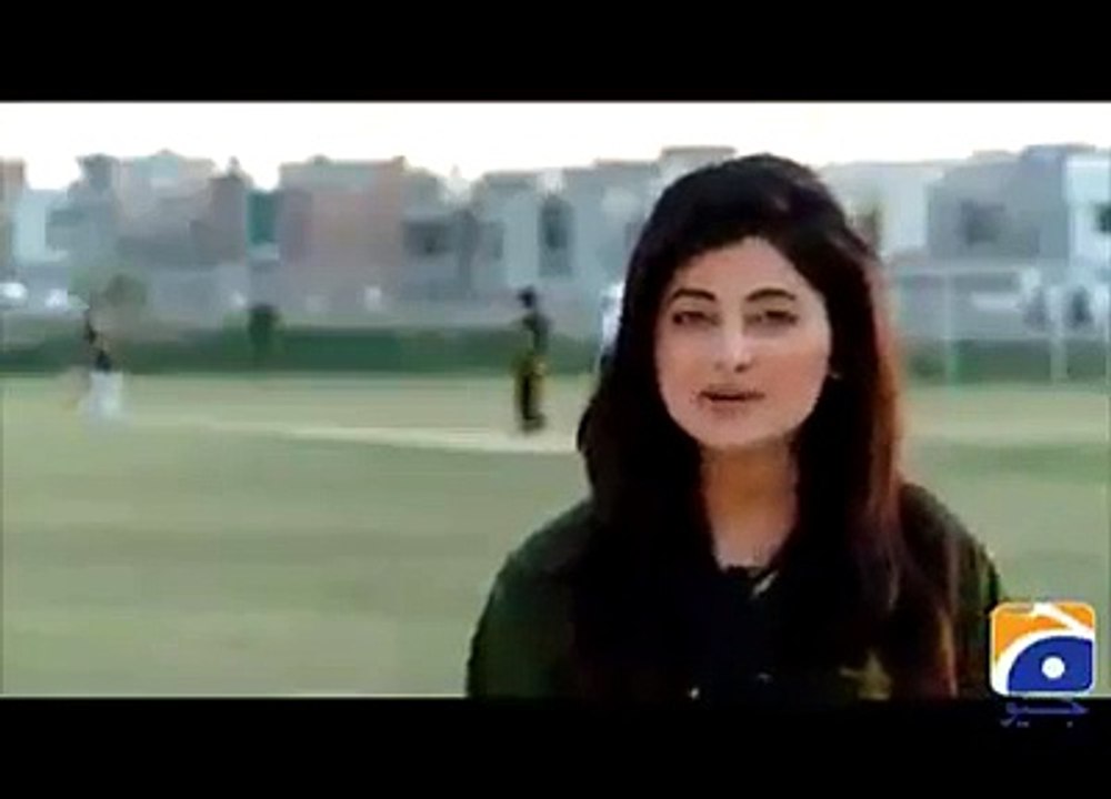 Pakistan k sary siastdan ak sath cricket khelty huy