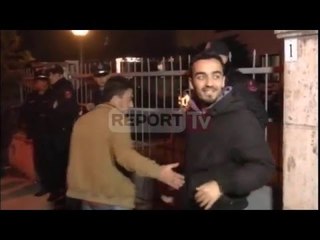 Report TV - Protesta te Liqeni, lihen të lirë 16 aktivistët e shoqëruar