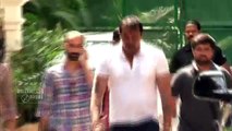 Salman Khan BREAKS FRIENDSHIP With Sanjay Dutt? (FULL HD)
