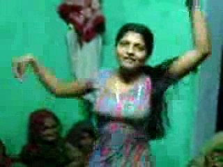 Young Desi Kuri Hot Sceen Home Dance