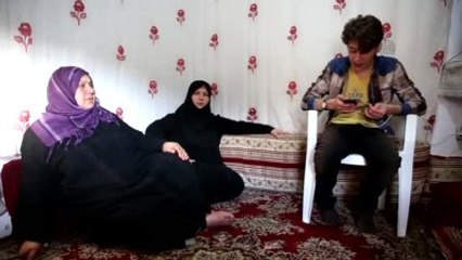 Yetim 20 Torununa Hem Analık Hem Babalık Yapıyor