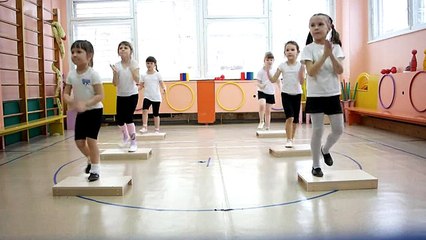 Веселая степ-аэробика МБДОУ №161 г. Оренбург