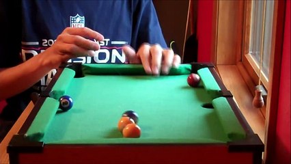 Весело играть в мини бильярд