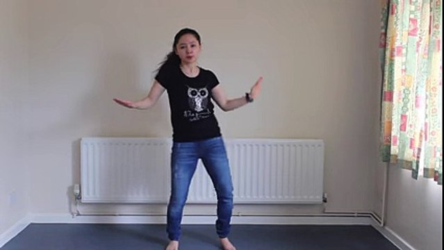 Beautiful Young Japanies Girl Dance on Chitiyan kalaiya Indian Song