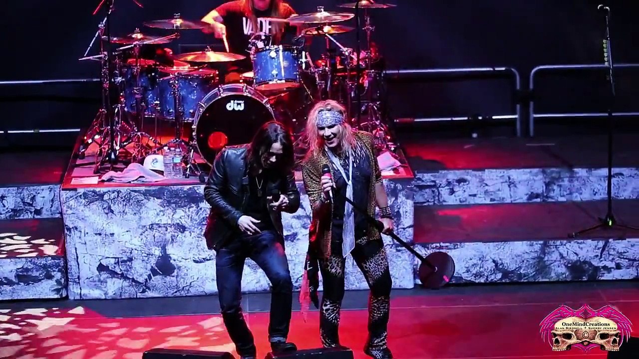 Steel Panther : Highway to Hell (AC/DC) Live feat Myles Kennedy -Slash