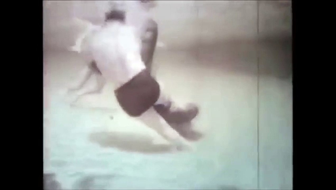 [HQ] Anaconda vs man