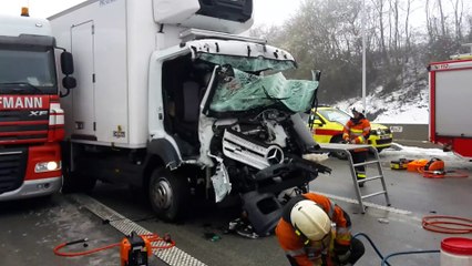 Neuville : Accident entre camions