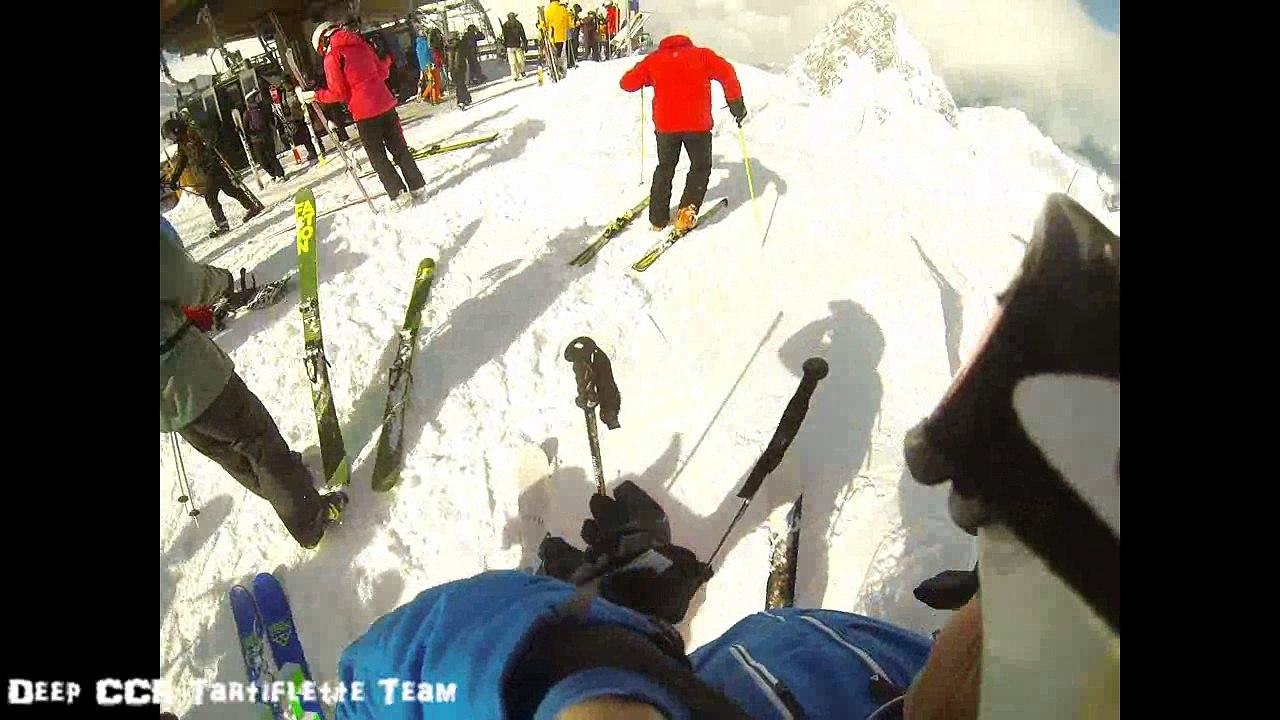 Ski au couloir du téléphérique à Courchevel