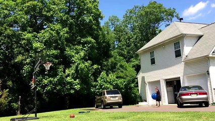 AMAZING BASKETBALL TRICKSHOTS