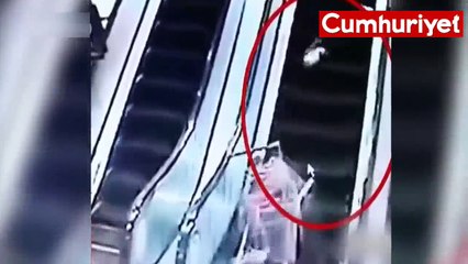 Yürüyen Merdivende Korkunç Kaza Kamerada