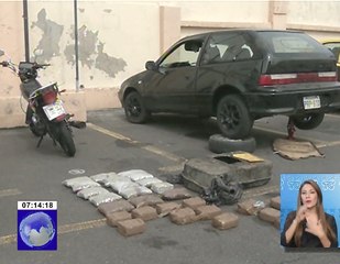 Cinco detenidos en operativo antidrogas en parqueadero de centro comercial