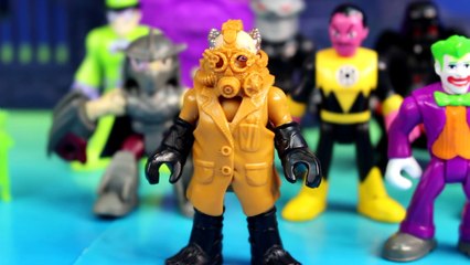 Imaginext Mad Scientist Lab Creates Replica Supervillains To Capture Green Lantern And Cyb