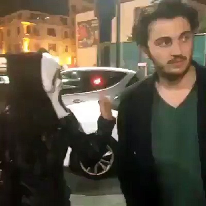 Look how this guy act .